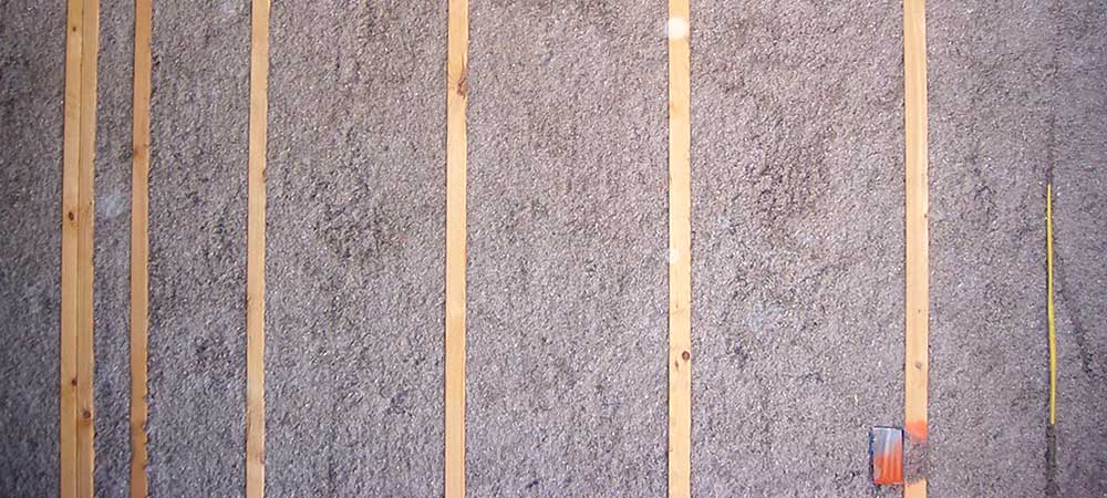 Professional Insulation Contractor Installing Fiberlite WALL-MAT Product6050